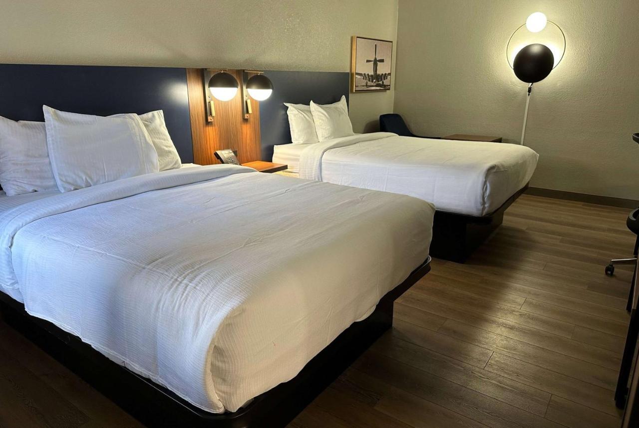 La Quinta Inn By Wyndham Huntsville Research Park Extérieur photo