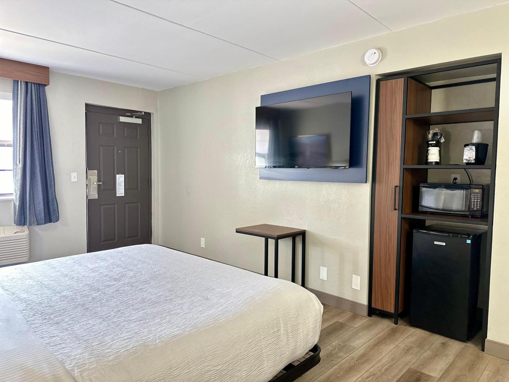 La Quinta Inn By Wyndham Huntsville Research Park Extérieur photo