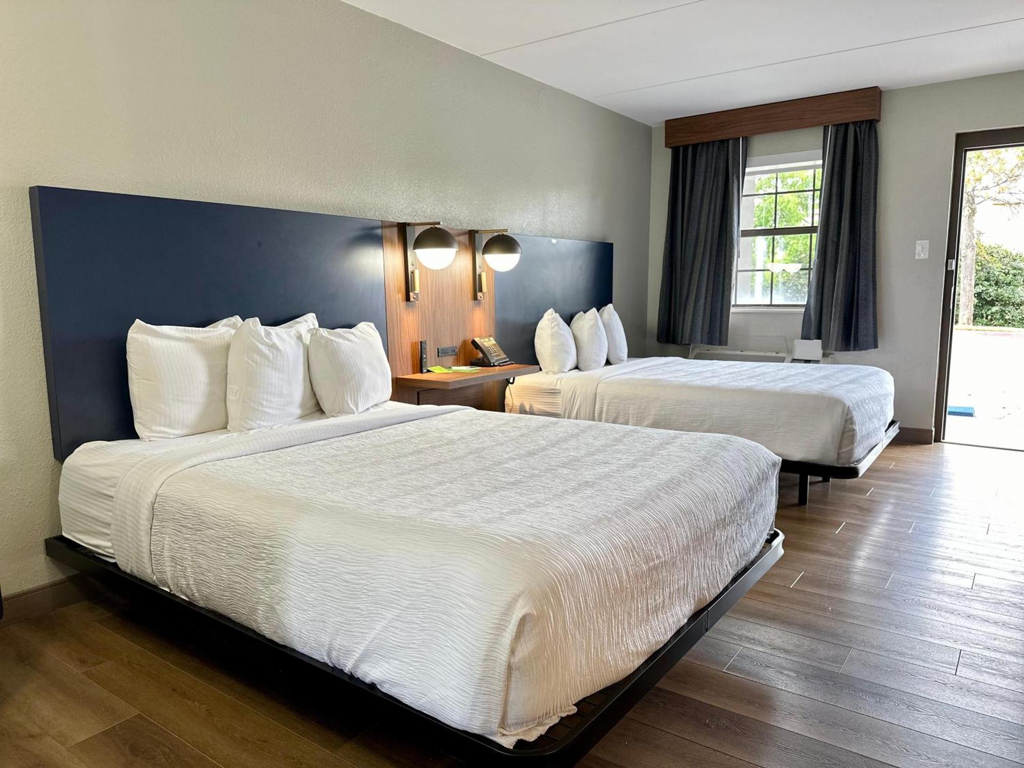 La Quinta Inn By Wyndham Huntsville Research Park Extérieur photo