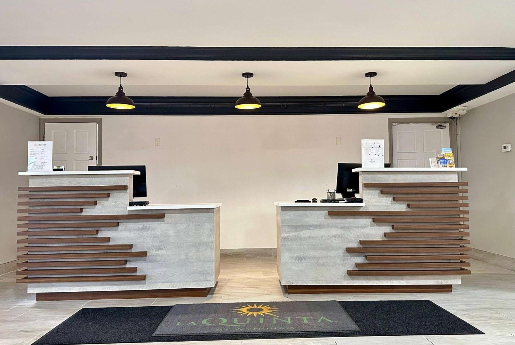 La Quinta Inn By Wyndham Huntsville Research Park Extérieur photo