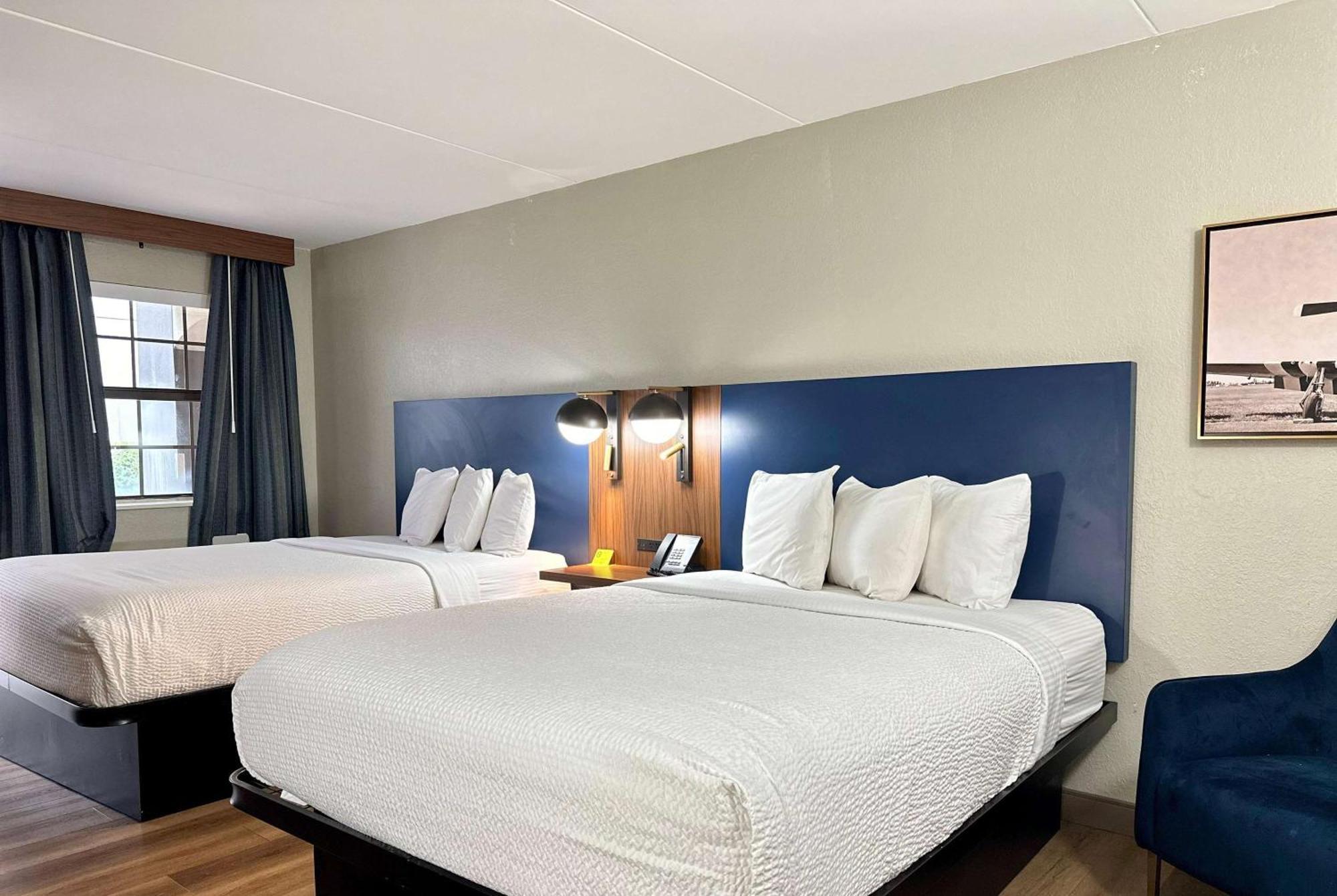 La Quinta Inn By Wyndham Huntsville Research Park Extérieur photo