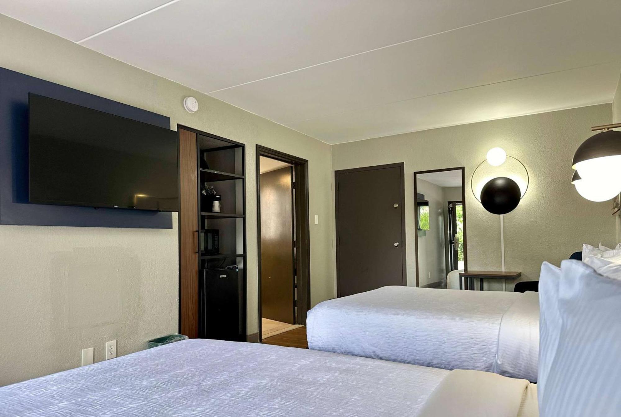 La Quinta Inn By Wyndham Huntsville Research Park Extérieur photo