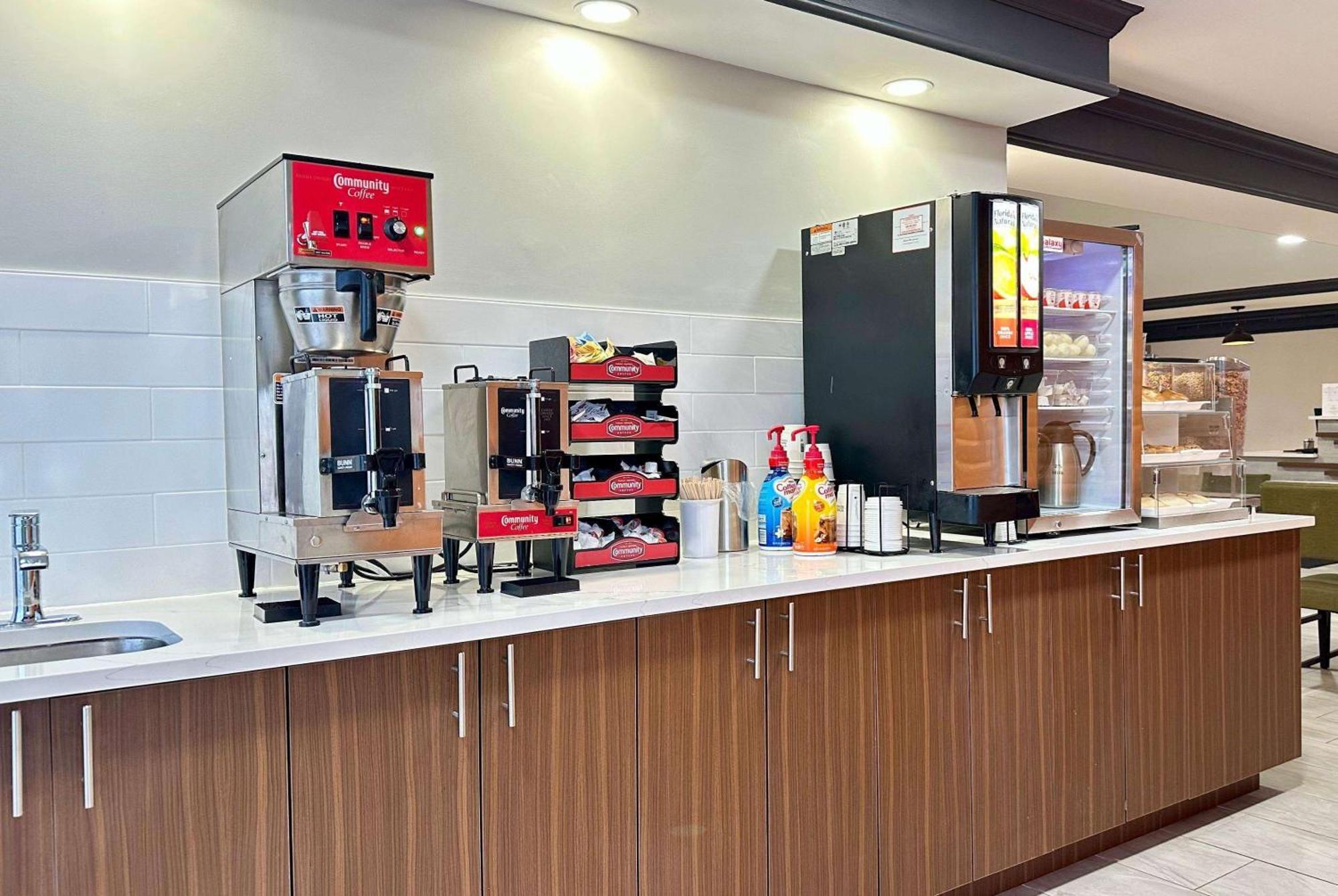 La Quinta Inn By Wyndham Huntsville Research Park Extérieur photo