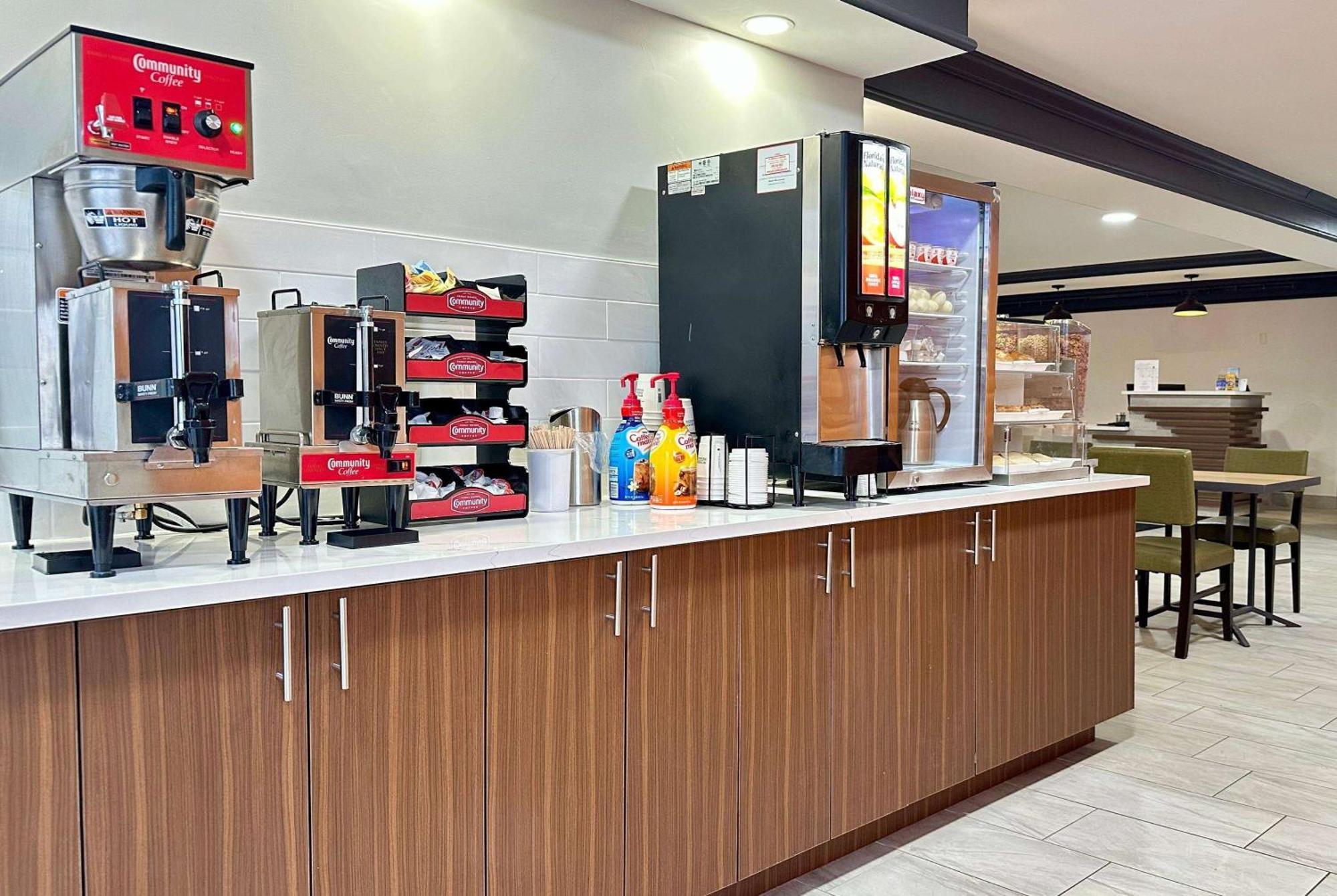 La Quinta Inn By Wyndham Huntsville Research Park Extérieur photo