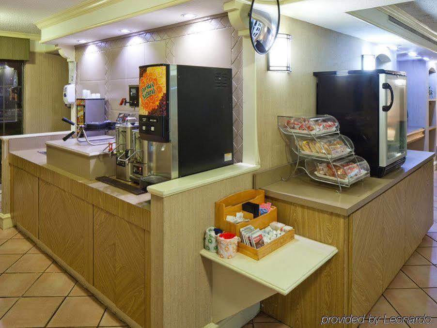 La Quinta Inn By Wyndham Huntsville Research Park Extérieur photo